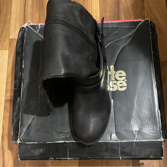 Boots - Picture 2 of 3